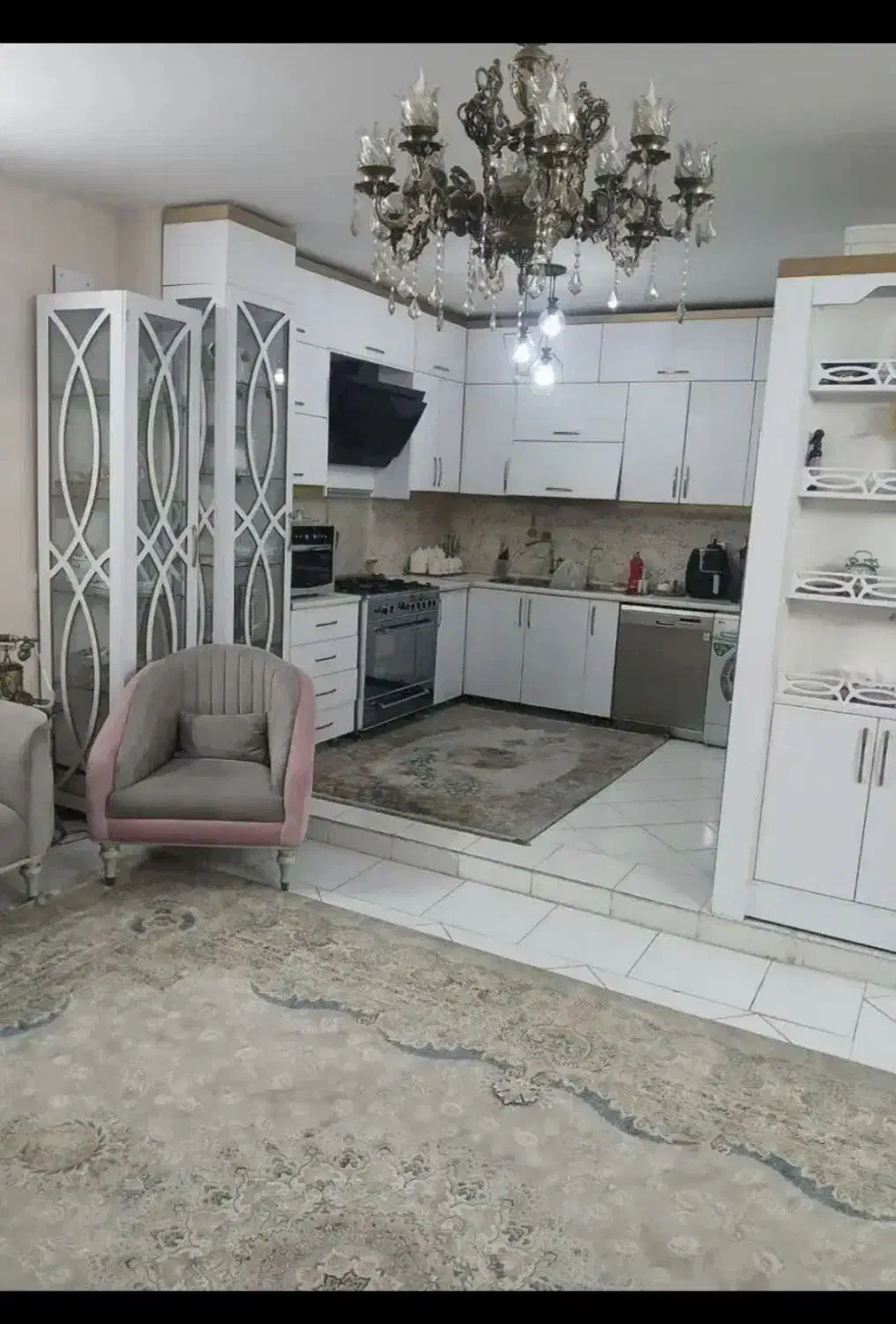 آپارتمان طبقه دوم و سوم