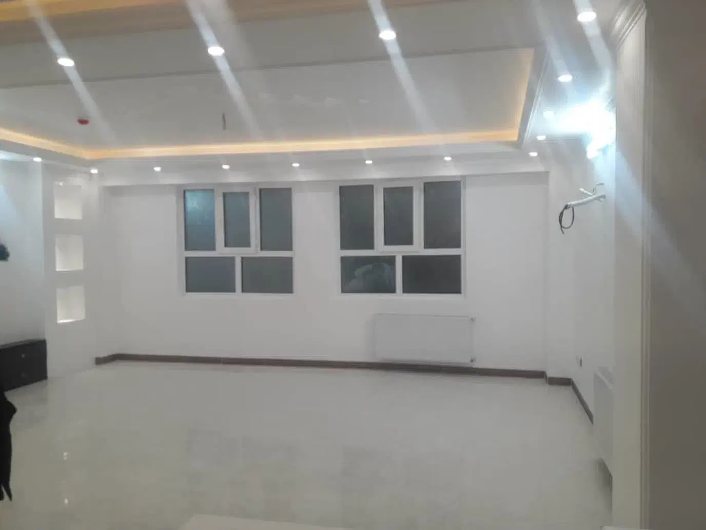 آپارتمان ۹۰ متری دو خواب غرق نور