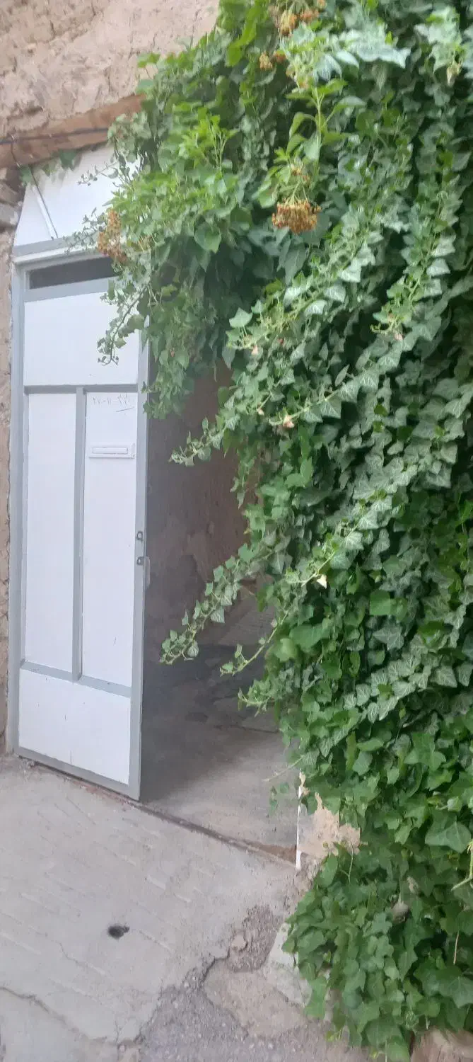 فروش یک باب منزل مسکونی