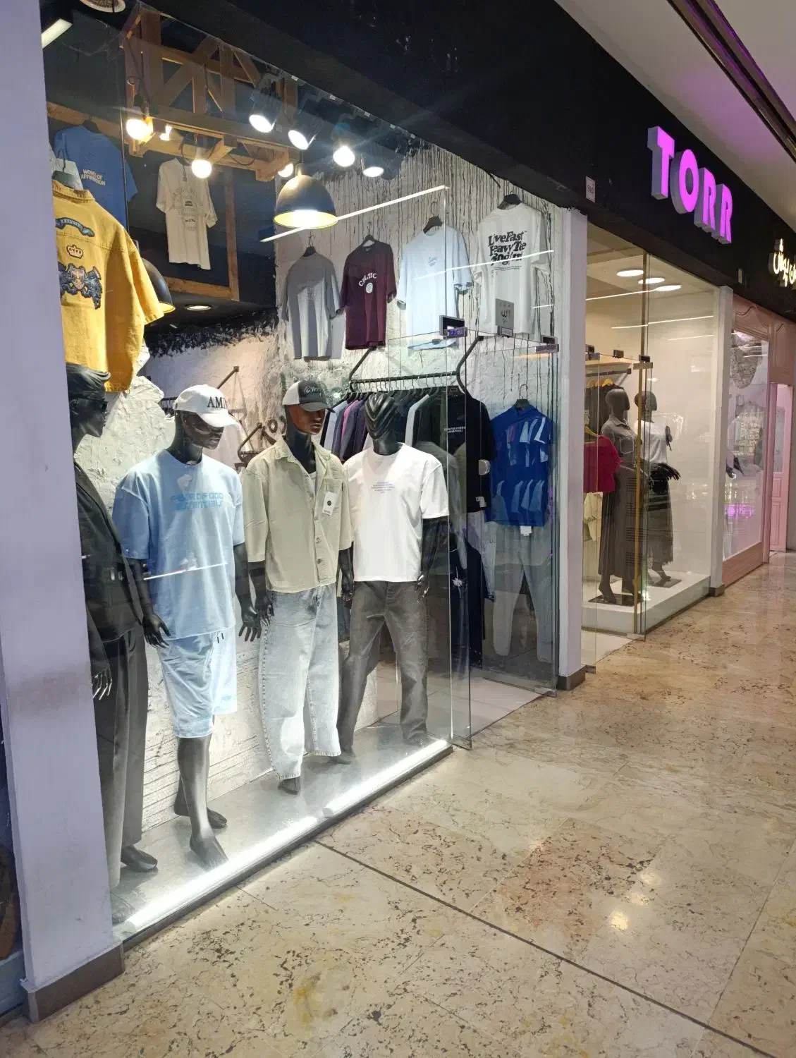 مغازه لوتوس مال (نازی آباد)