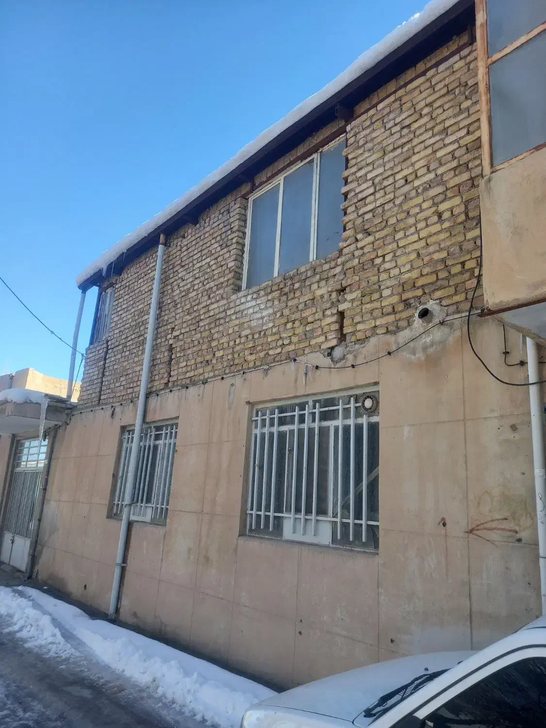 فروش منزل مسکونی ۶۴۰ متر