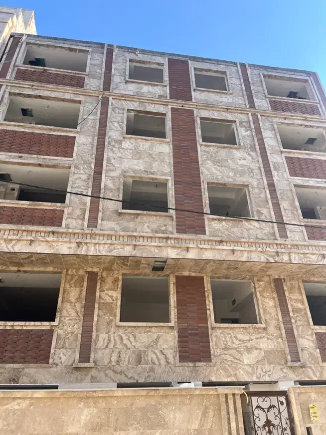 ۸۰ متر نوساز رو به نما