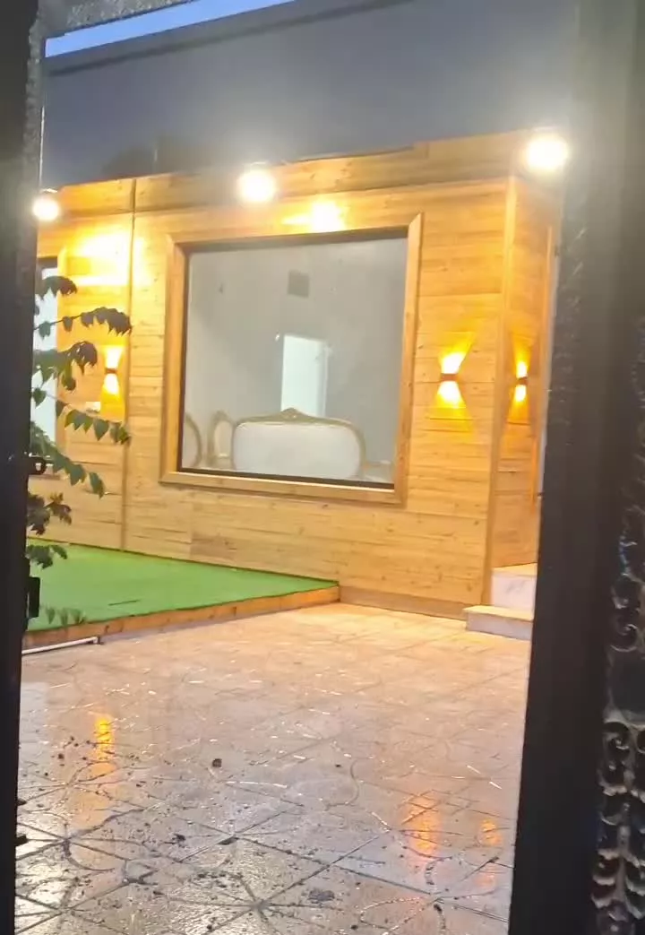 ویلا ۳۰۰منری