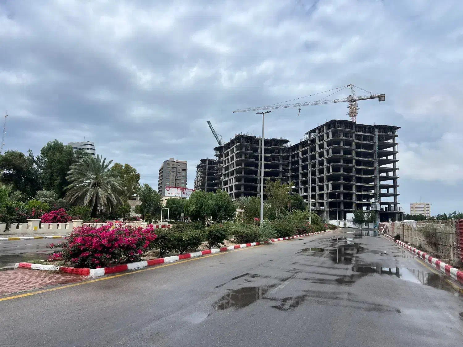 پیش فروش چند واحد مسکونی