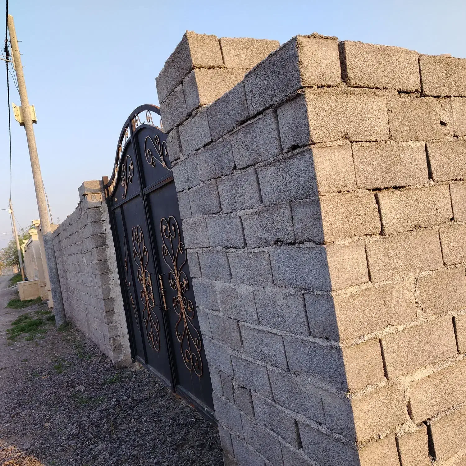 زمین دور دیوار باغی،سند تک برگ آب دائم مدار