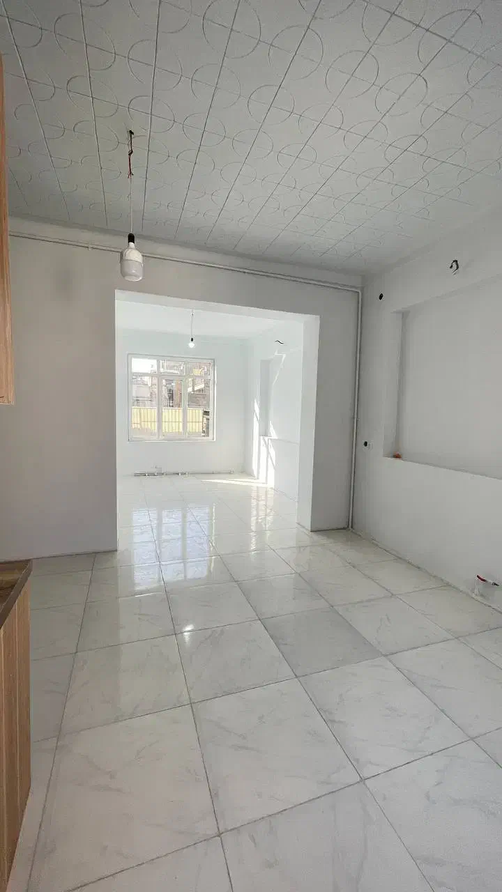 ملک دربستی به همراه ۱۳ متر تجاری