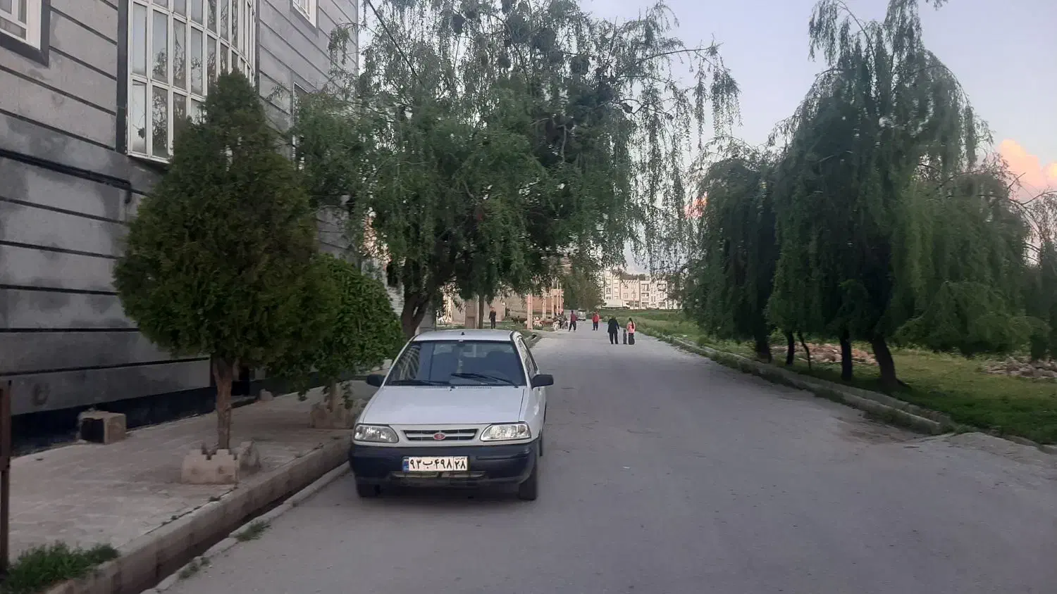 عمارت ویلای۲۰۰متر_قولنامه معتبر_تیرآهن طاق_دستغیب