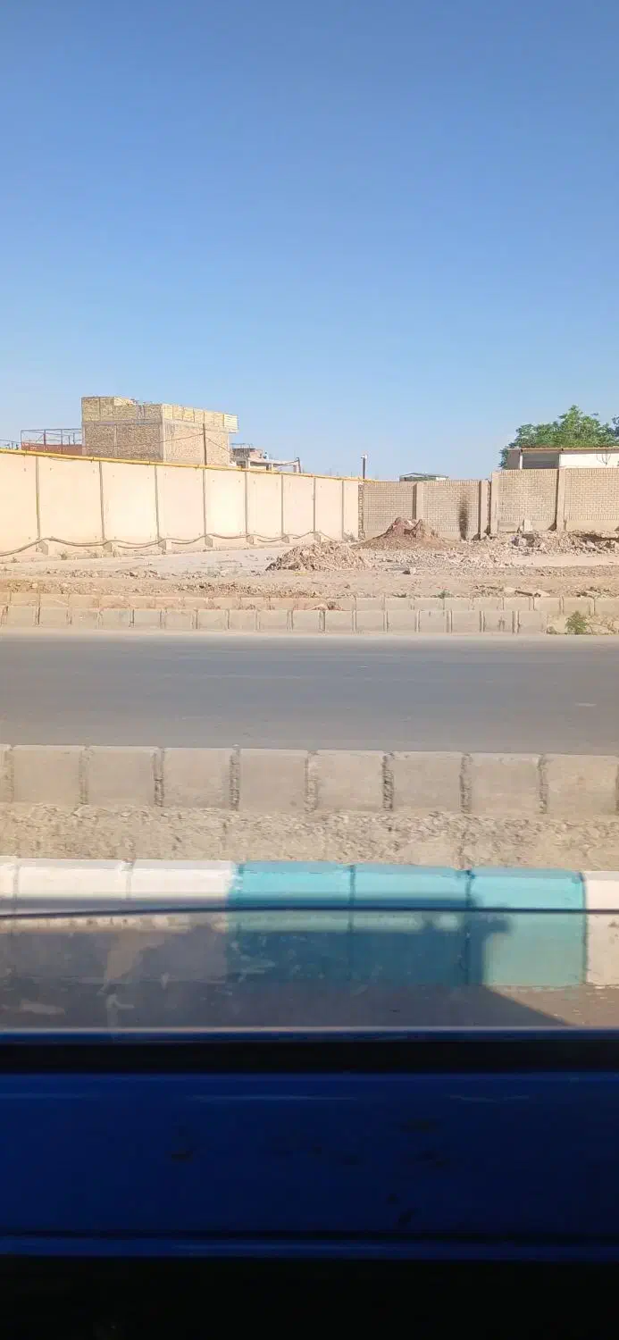 زمین درهفت باغ