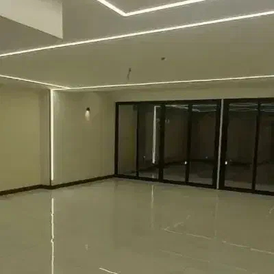 هم‌خانه در محیطی آرام، حیاط‌دار و مجهز