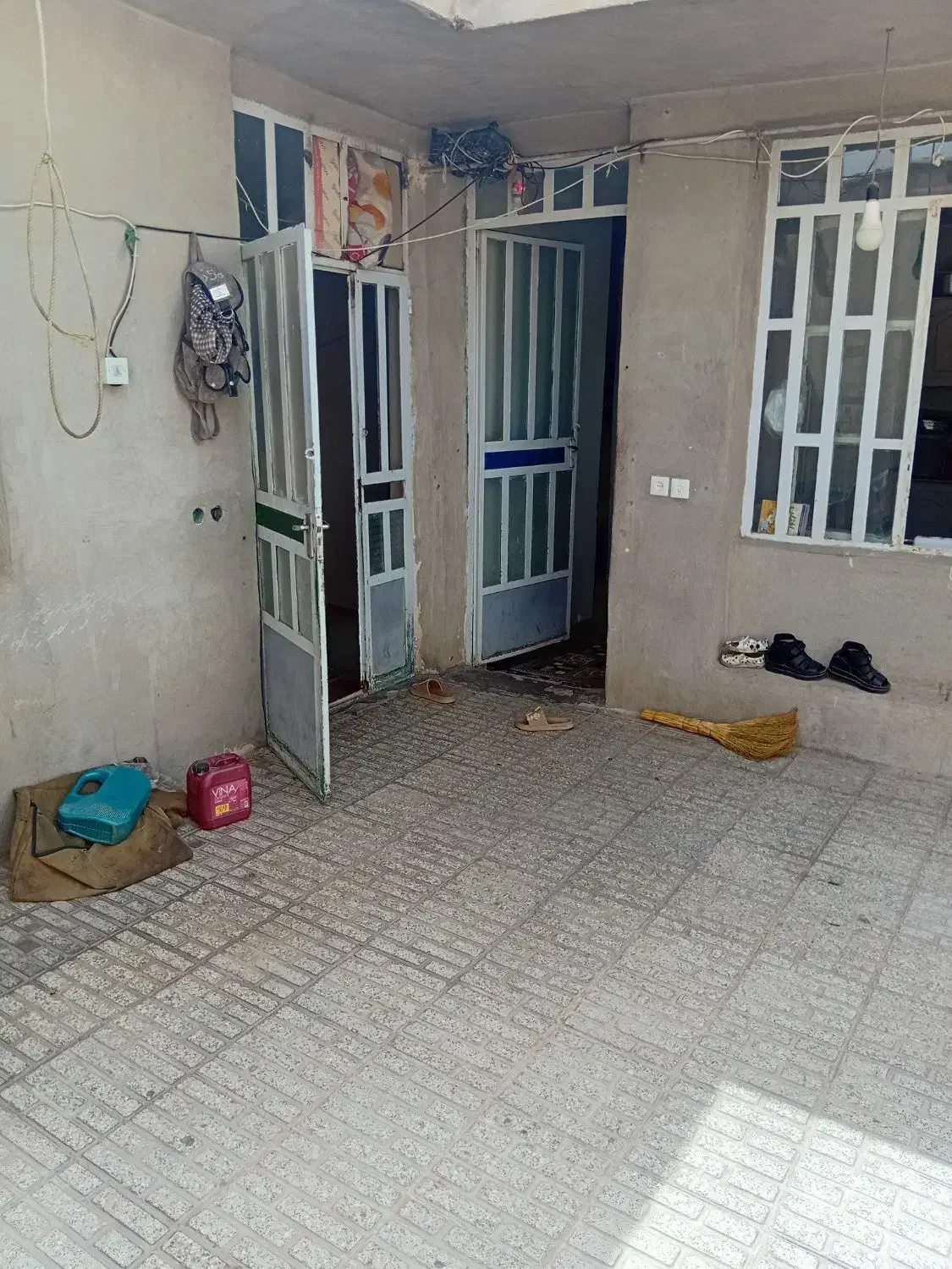 خانه کلنگی خیابان سپیدار محدوده میدان انقلاب