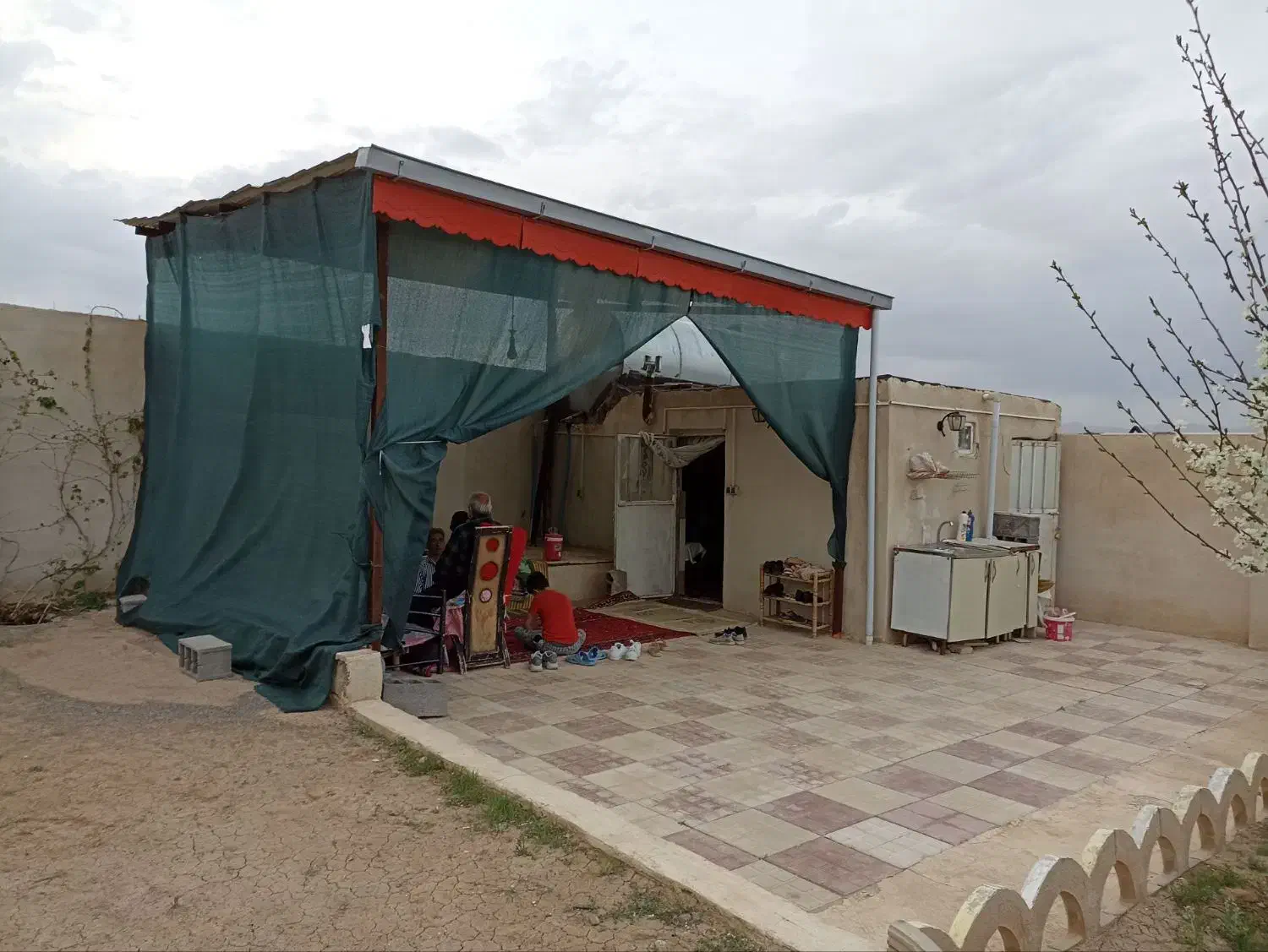 باغ ۱۰۰۰ متری