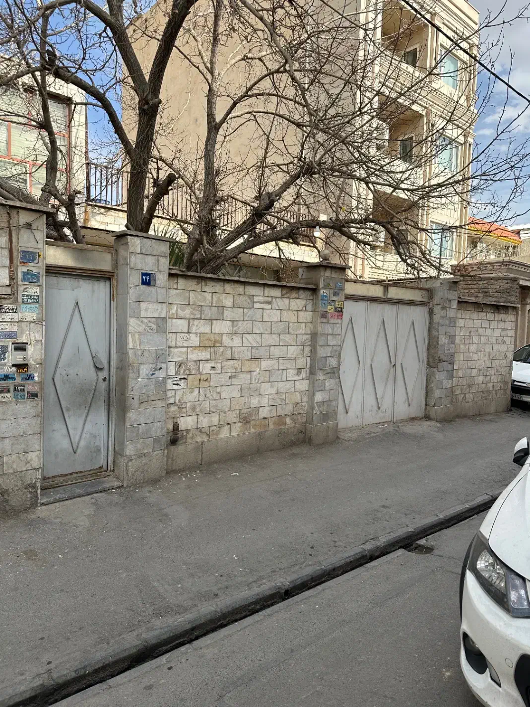 خانه ویلایی ۲۰۰ متری در خیابان باهنر قرچک