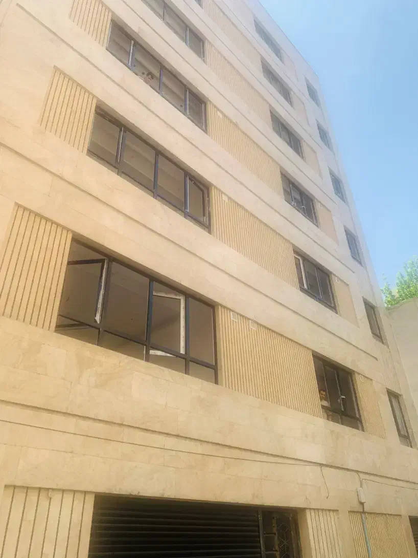 اپارتمان نوساز خ رزاقی