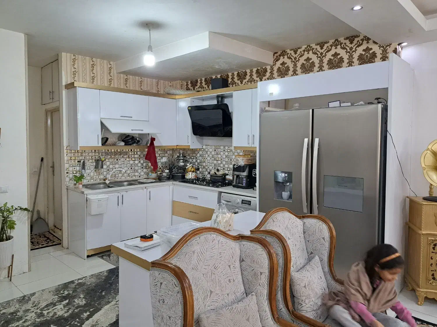 اجاره یک واحد آپارتمان ۹۰ متری فول