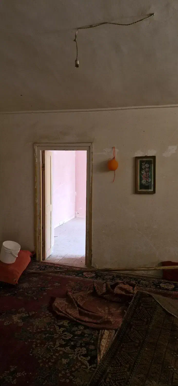 زیر زمین و حیاط