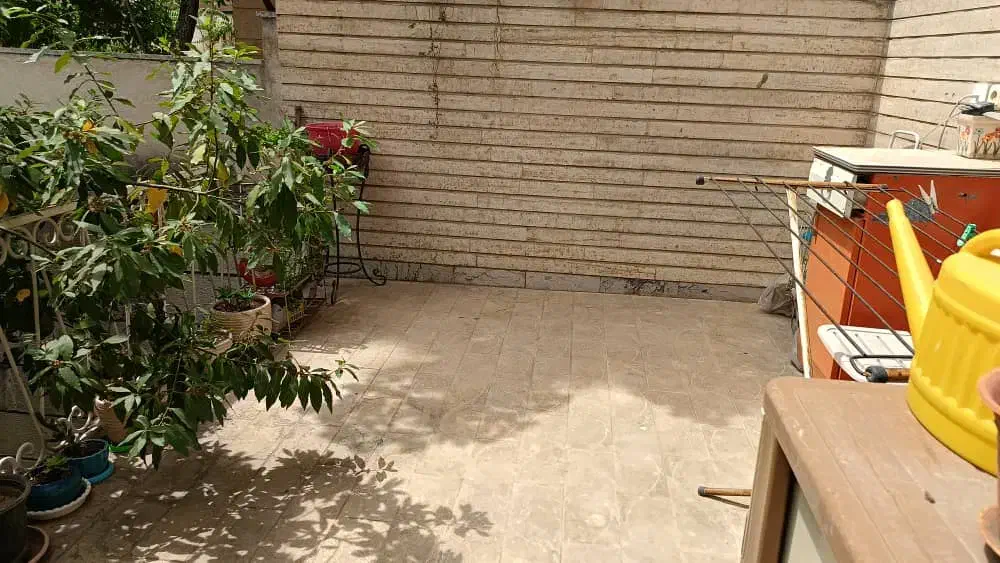 یک واحد فروشی در اختیاریه شمالی