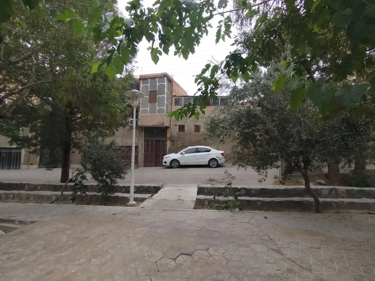 خانه ویلایی کلنگی قابل سکونت و بازسازی