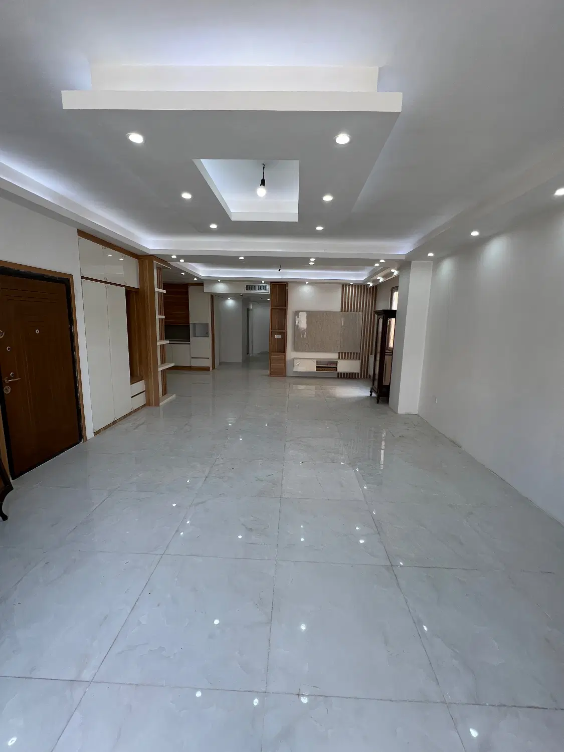 اپارتمان ۱۳۳ متری ۳ خواب کلید نخورده فاز یک