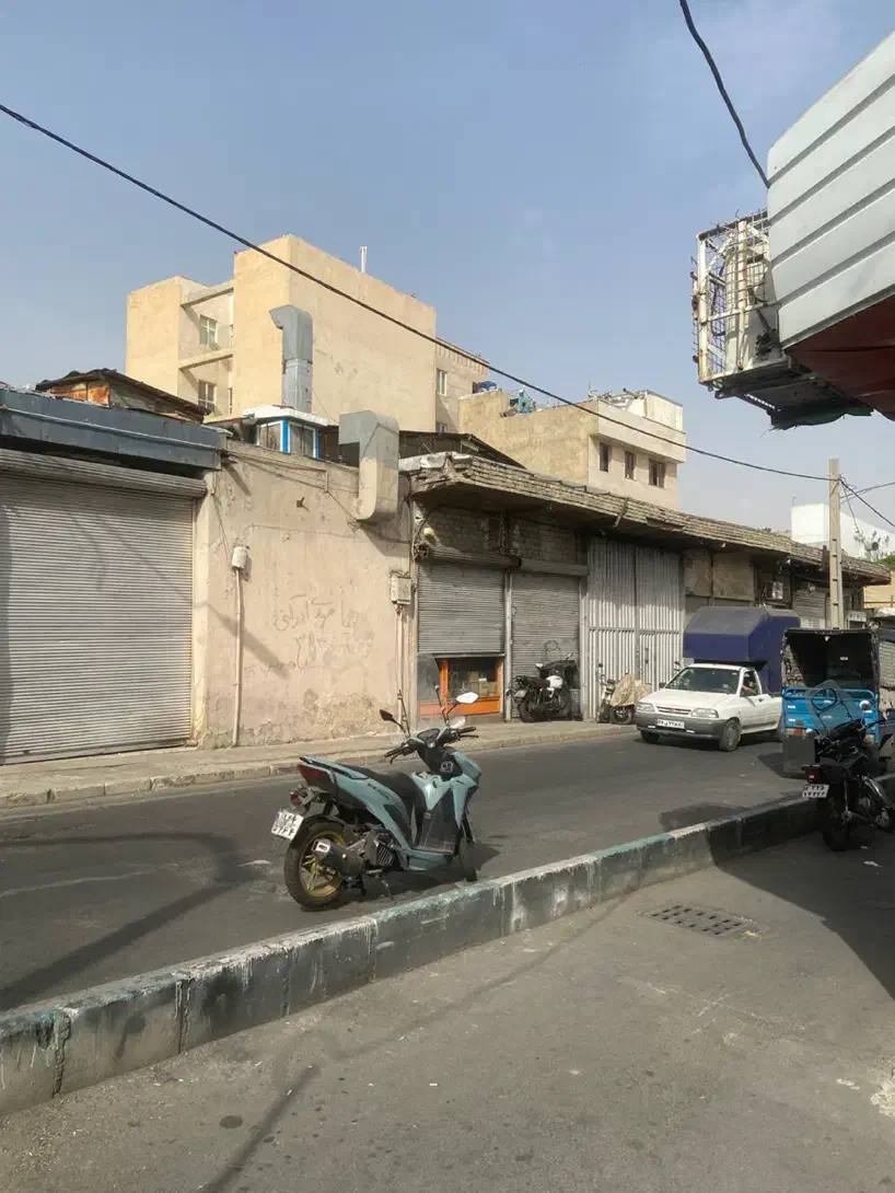 فروش دو دهنه مغازه به متراژ ۲۴ متر