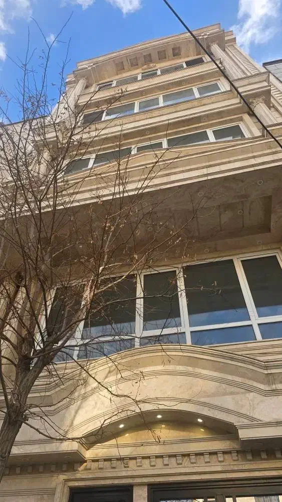 فروش واحد نوساز  نقلی در بهترین لوکیشن  سند اماده