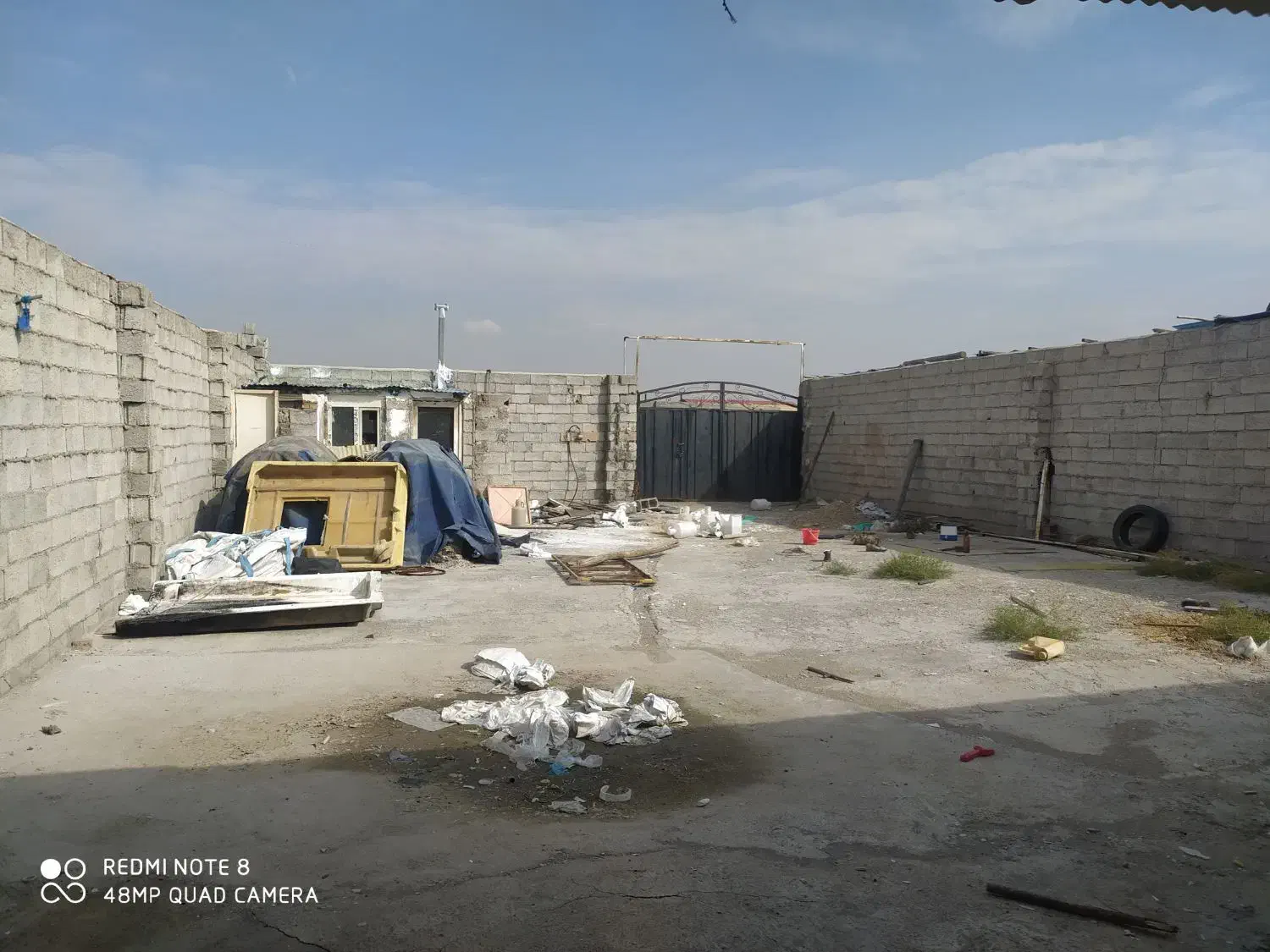 300 متر کارگاه
