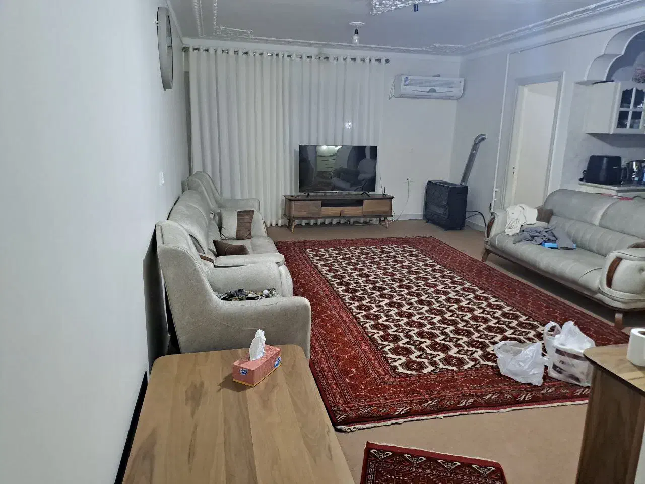 اجاره یک واحد آپارتمانی پشت تالار فخر الدین