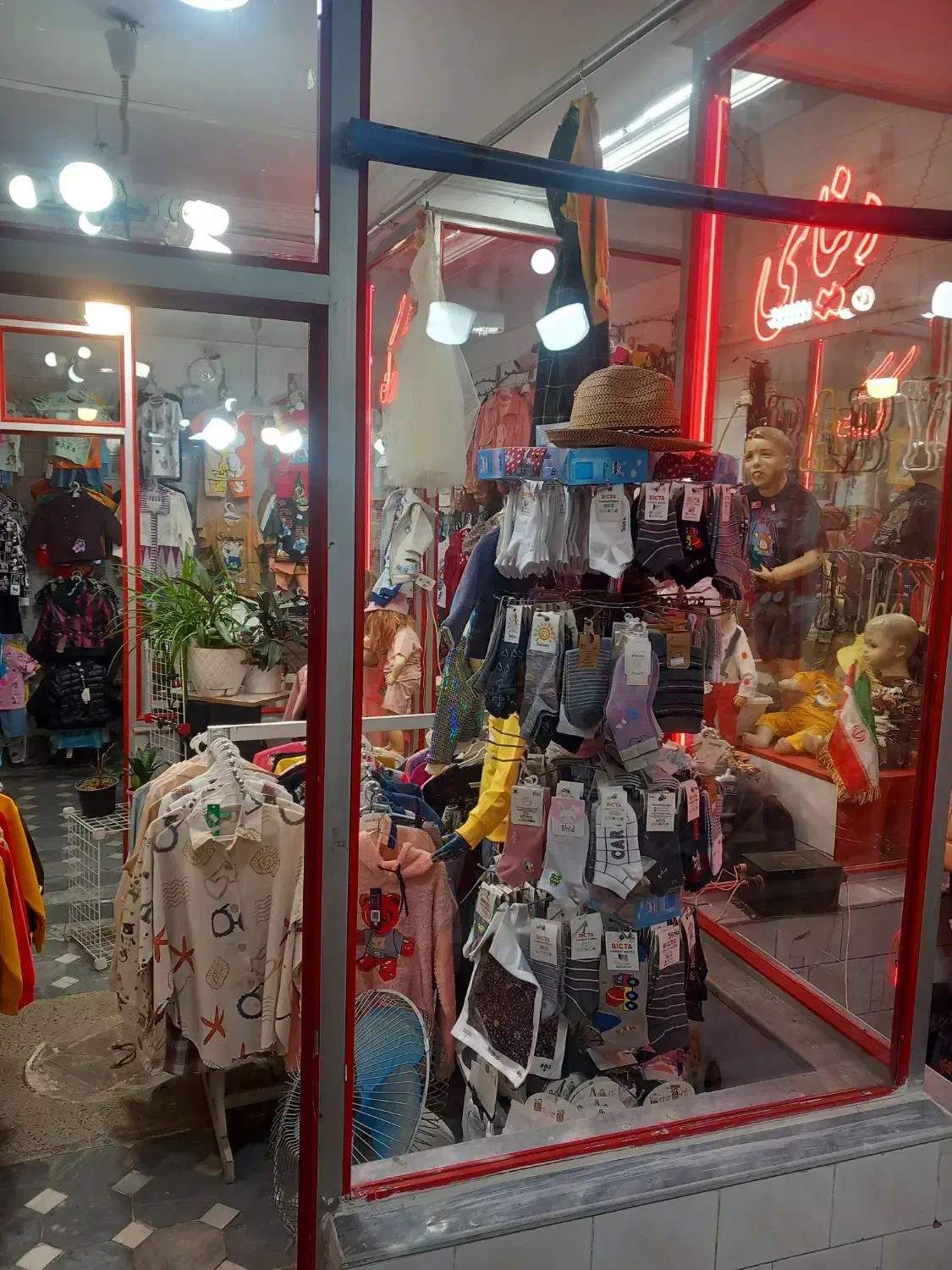 اجاره مغازه واقع در شهرک نور پاساژ صدف