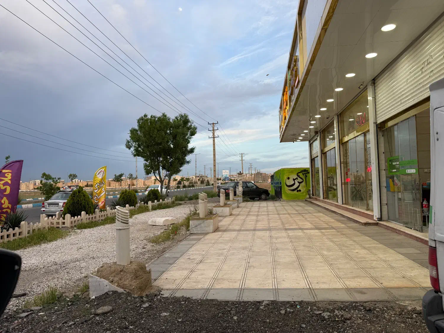 ۱۴۰ متر مغازه