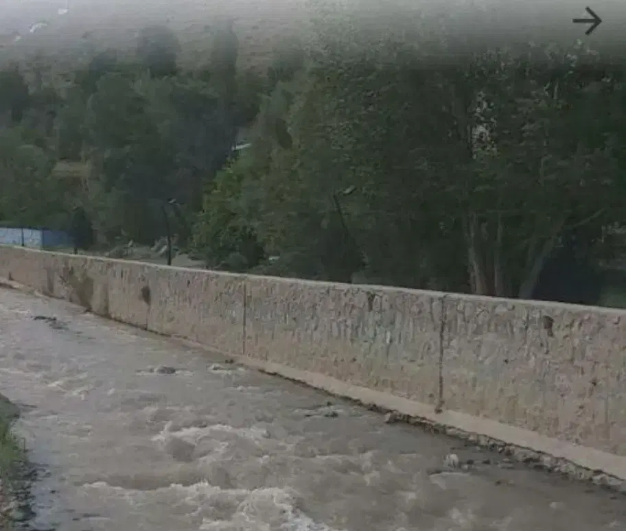 زمین جاده چالوس نرسیده به هتل گچسر