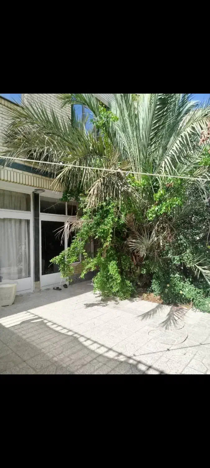 منزل ویلایی همکف 128متردربست حیاط اختصاصی مرکزشهر