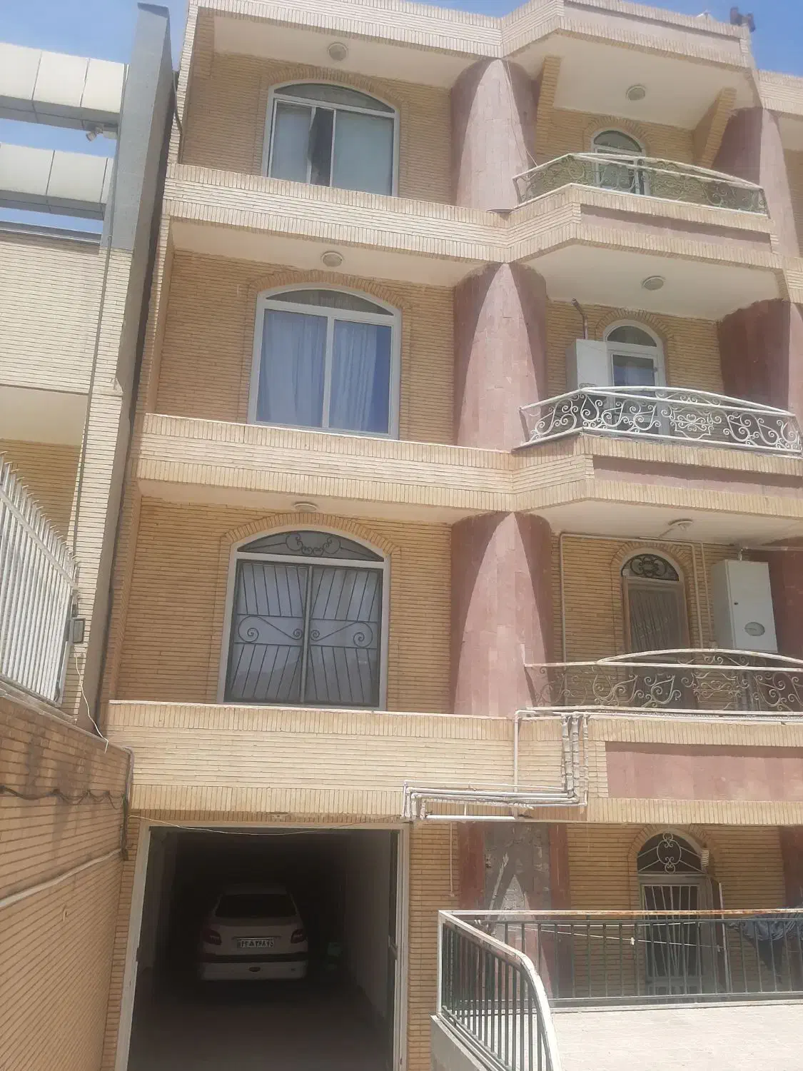 فروش آپارتمانی ۹۳ متری شهرک بانک صادرات
