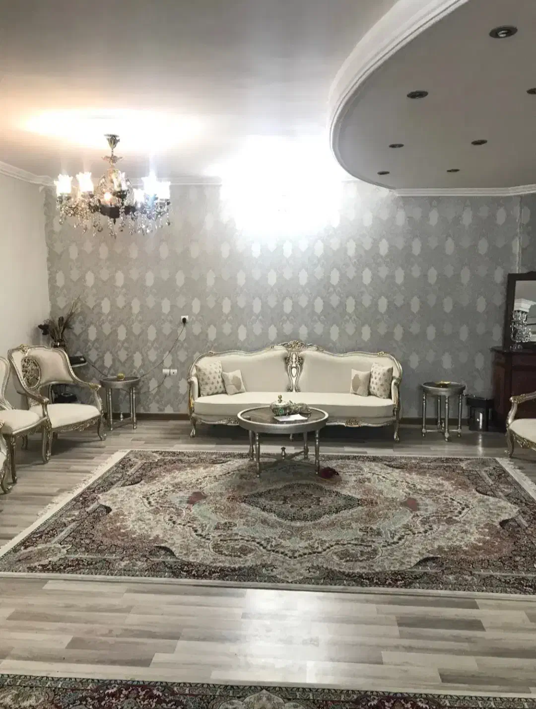 ۸۰ متر * اندیشه * طبقه اول