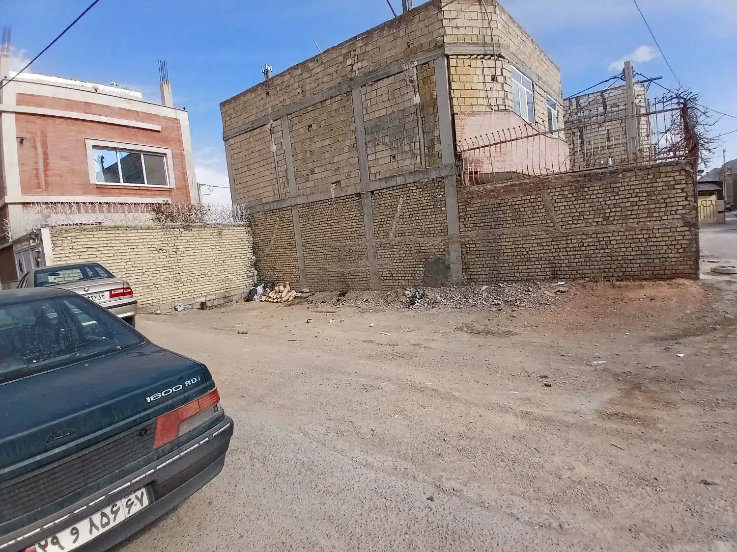 زمین مسکونی
