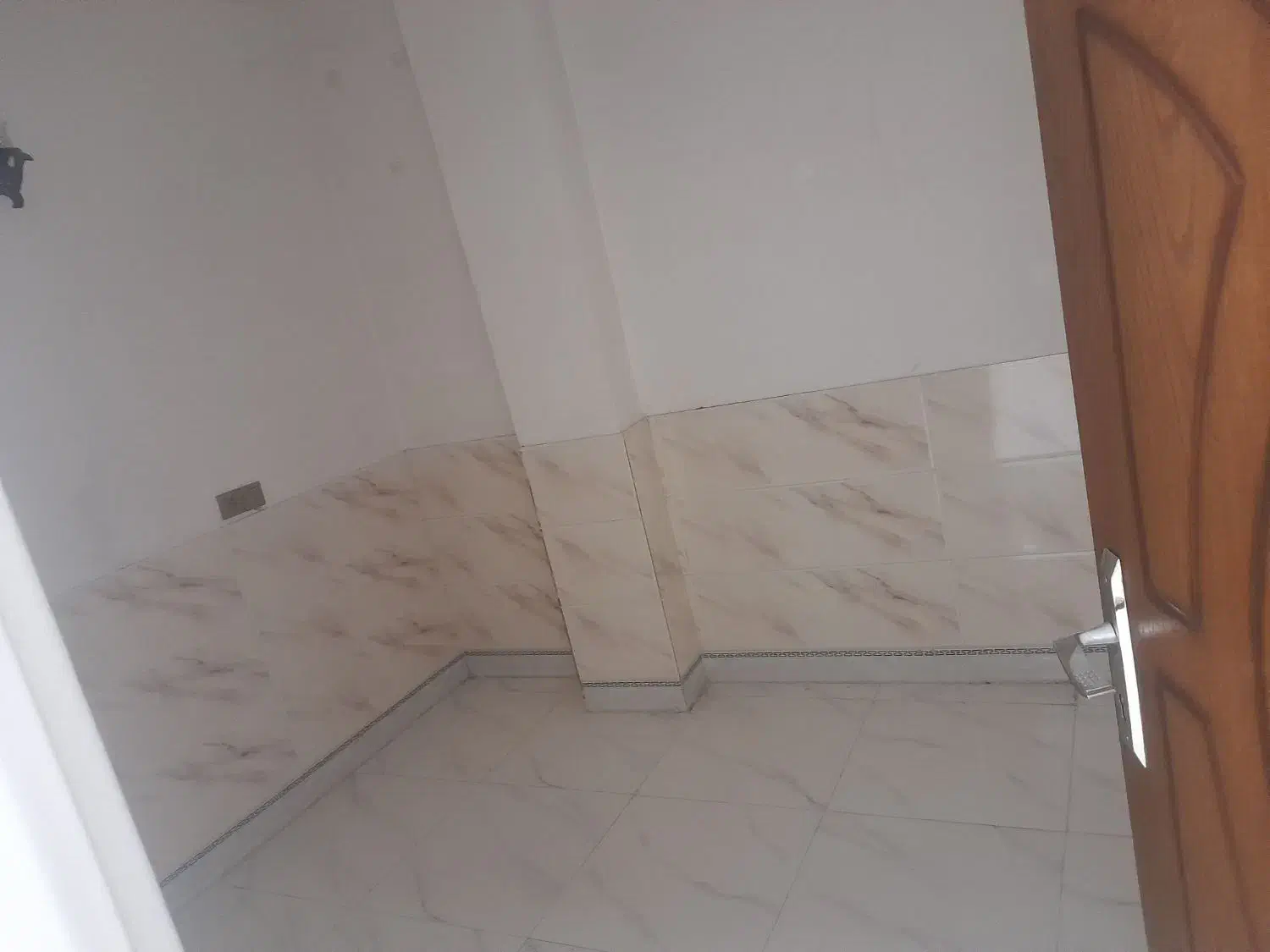 اجاره منزل طبقه اول رهنان خ امام رضا