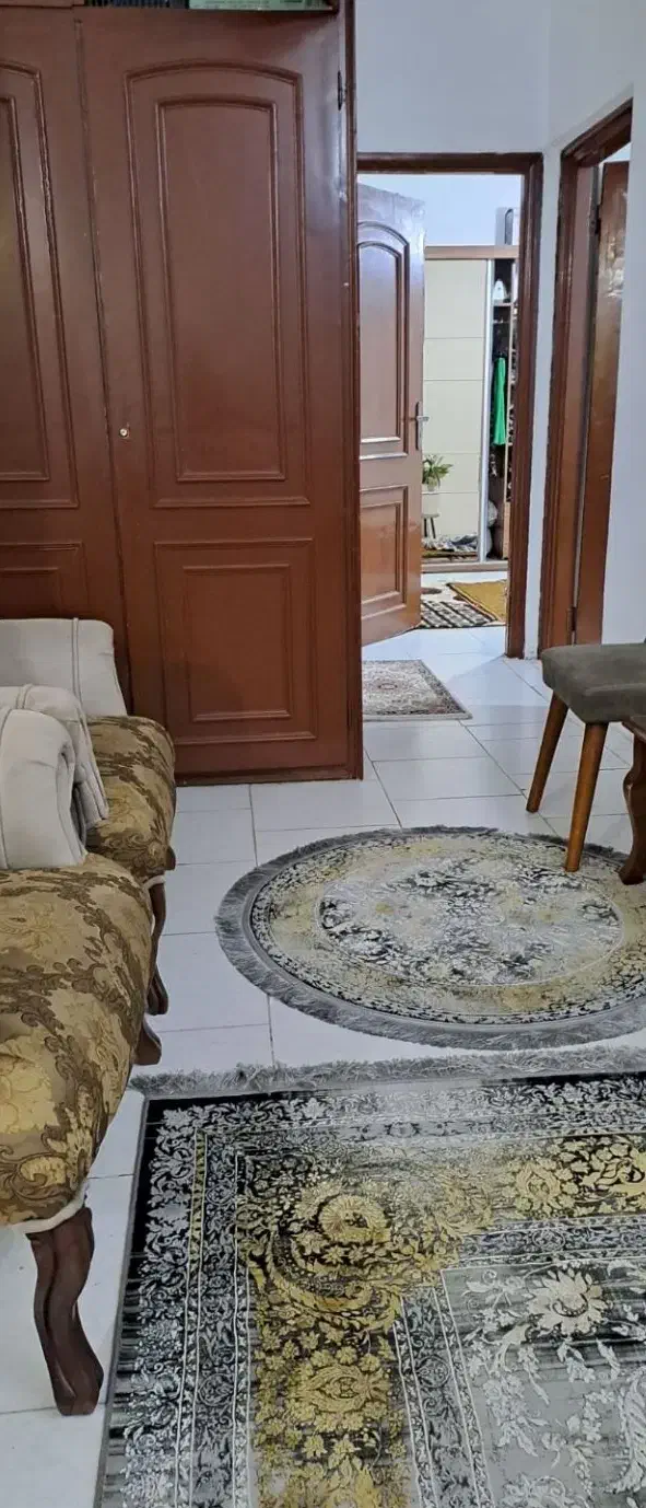 واحد74متری بر خیابان امام
