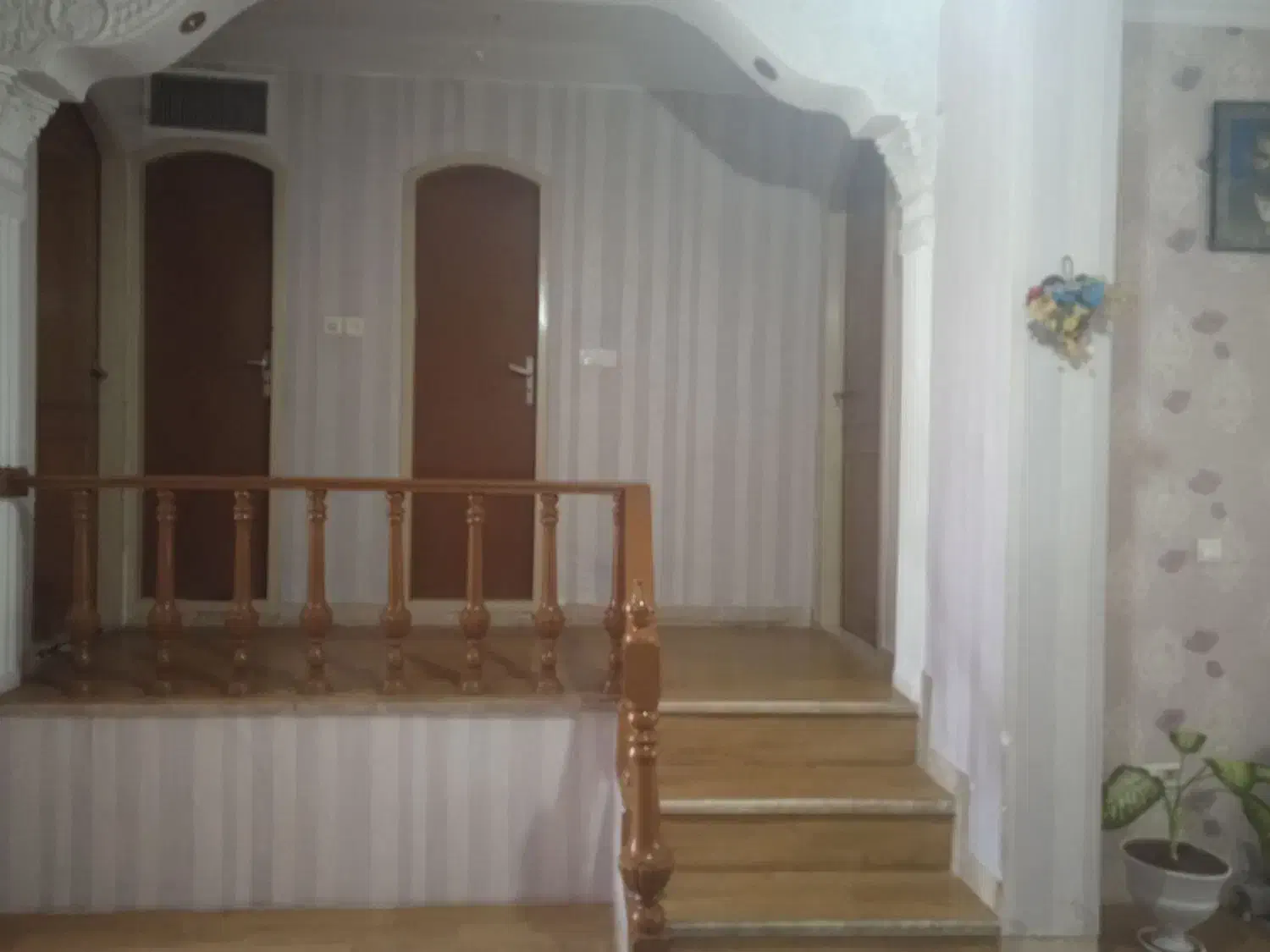 خانه 120 خیابان حکمت