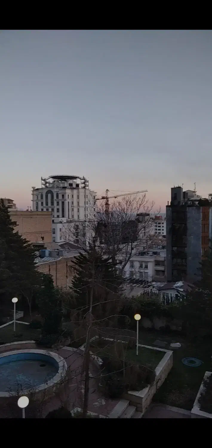 خانم جوان هستم و دنبال همخونه هستم