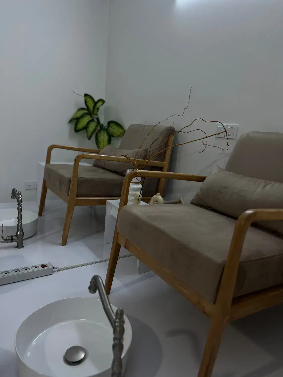 اجاره میز ناخن  تخت مژه