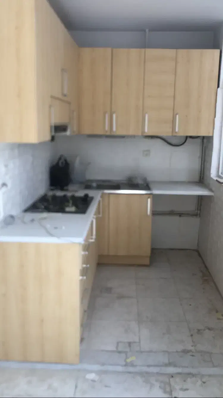 ۴۸ متری، فول بازسازی، تراس ، انباری