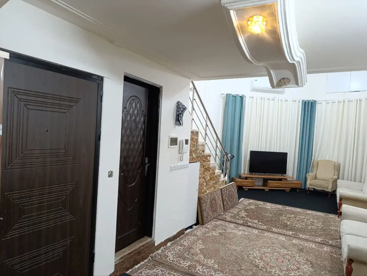 واحد ۷۰ متری دوبلکس بر بلوار بزرگ حمزه سیدالشهدا