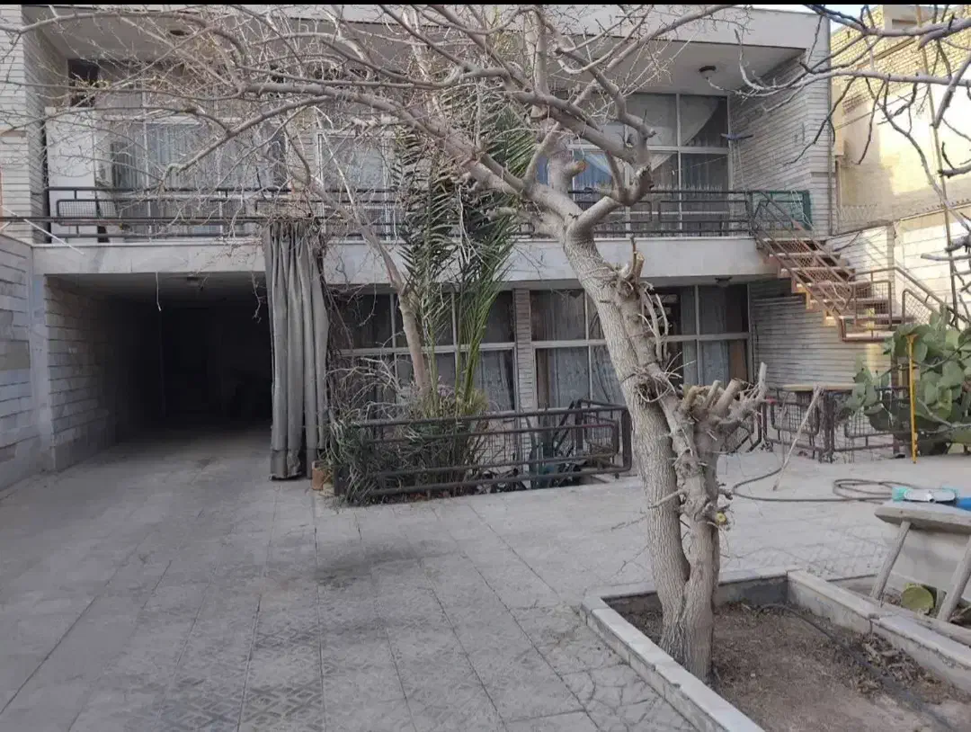 منزل مسکونی ویلایی دربست دو طبقه رباط اول