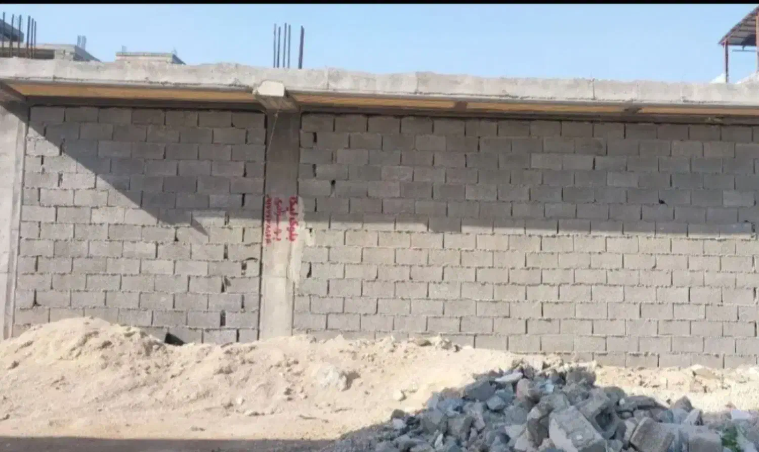 ویلایی دو خواب ۱۰۰ متری نیمه کاره سرتل ۶۴