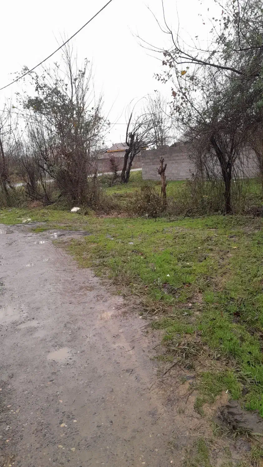 زمین مسکونی با پروانه ساخت ۱۸۰متری
