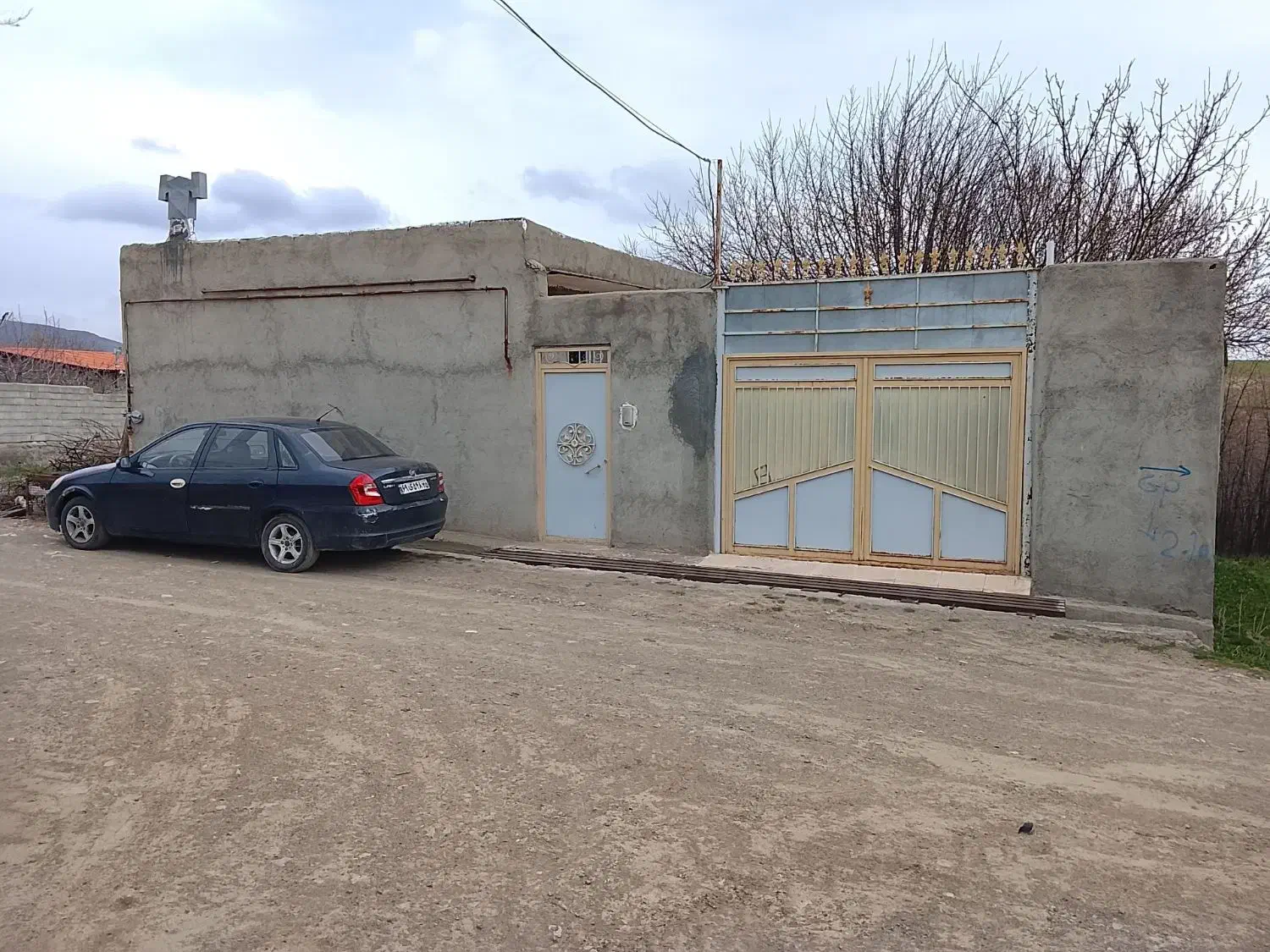 حیاط ویلایی خانه