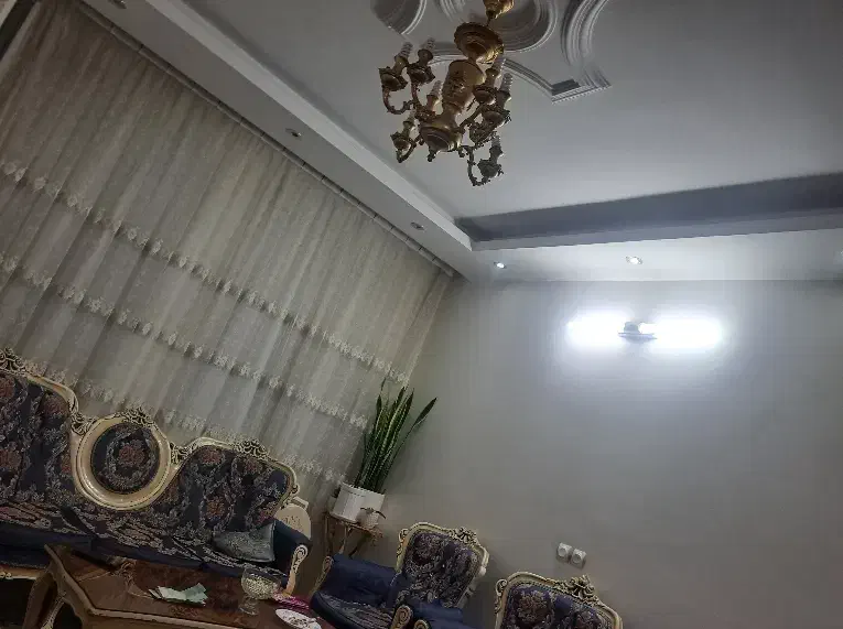 آپارتمان ۷۰ متری طبقه ۲