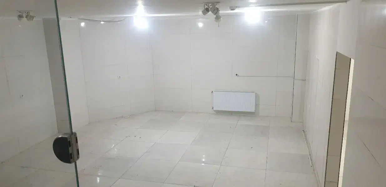 اجاره مغازه بزرگ بَر خیابان تابلو خانه اصفهان