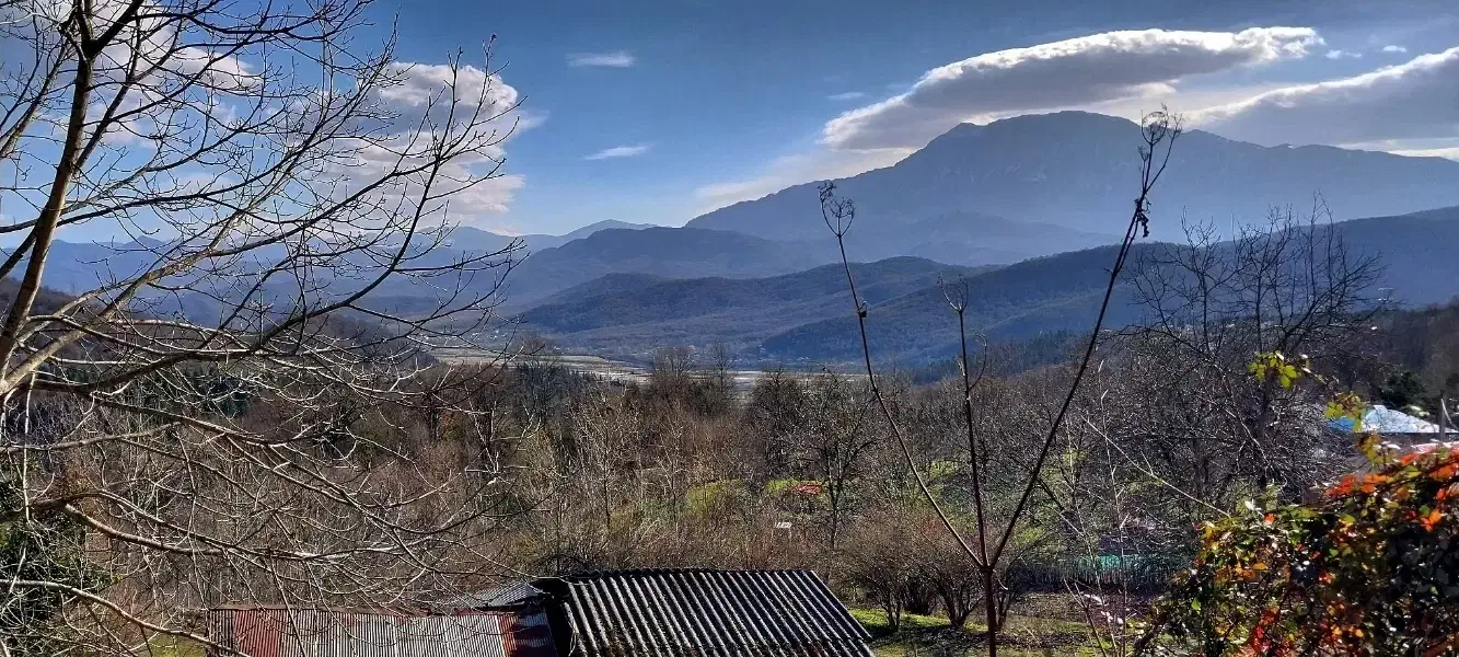 ۵هزار متر زمین دارای مدارک مسکونی