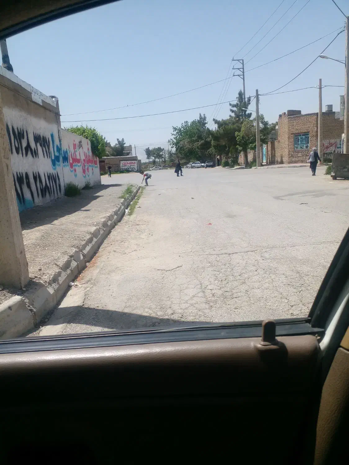 یه عدد منزل مسکونی قدیمی ساز موقعیت بی نظیر