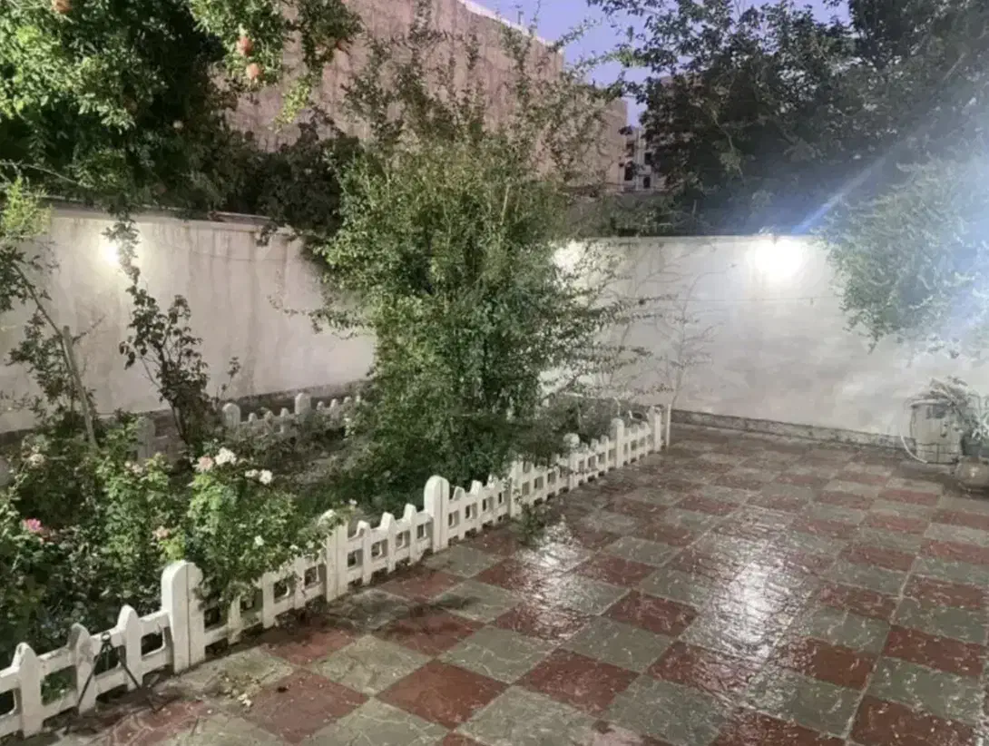 135 متر_ ویلایی _ وسط بافت