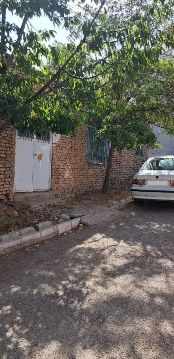خانه باغ کلنگی در آوج